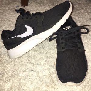 ⭐️PRICE DROP⭐️Women’s Nike kashi run shoes